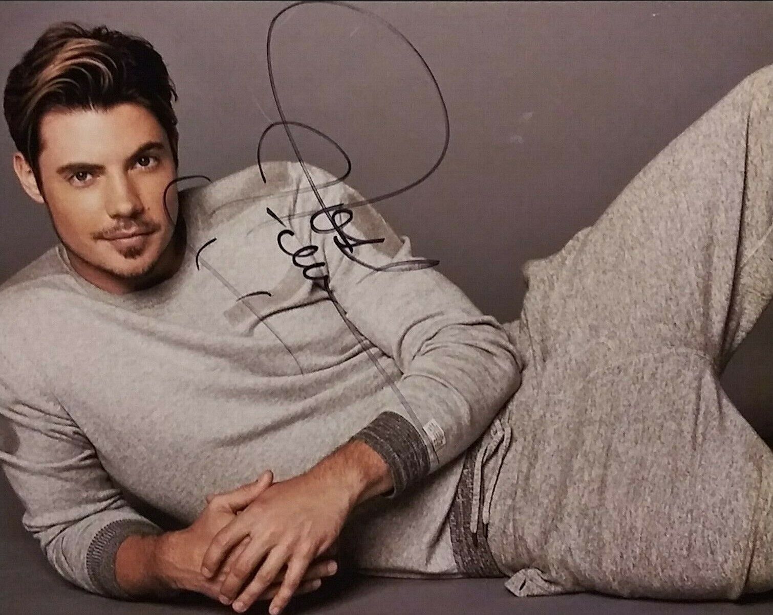 Josh Henderson signed 8 x 10