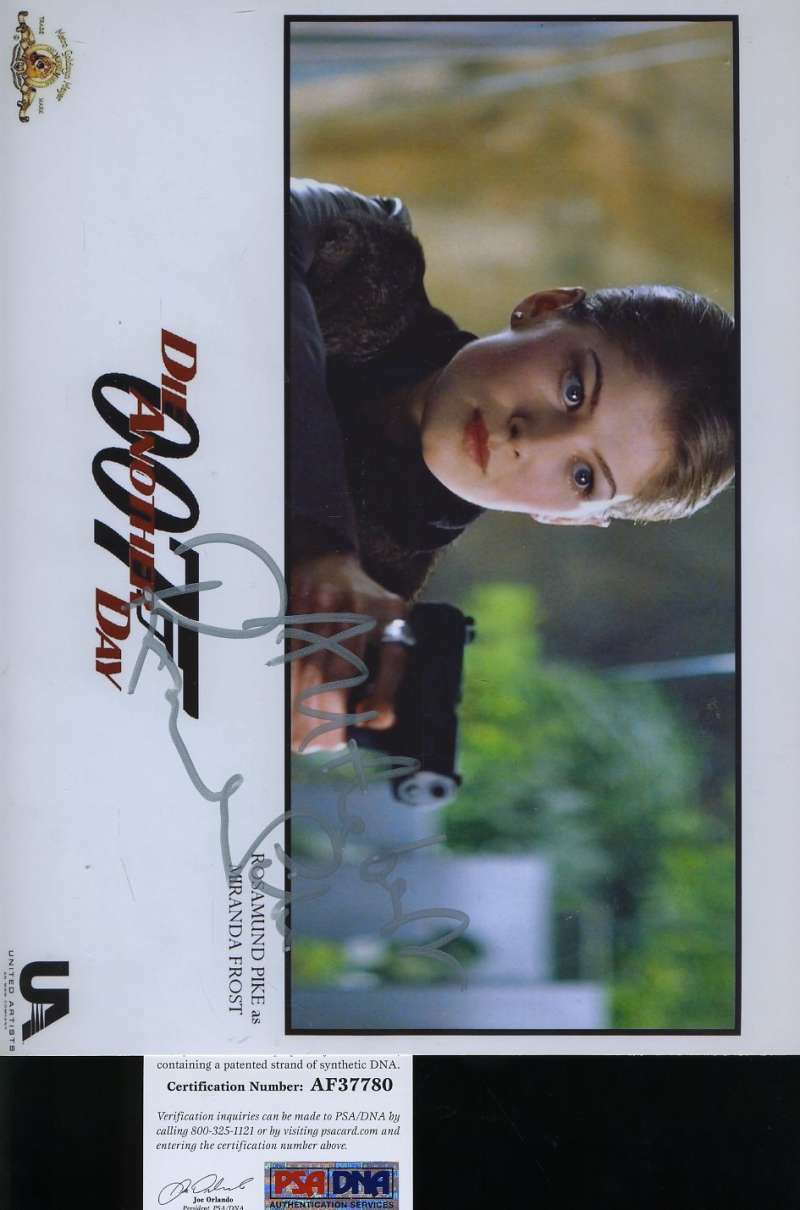 Rosamund Pike James Bond Psa Dna Coa Hand Signed 8x10 Photo Poster painting Autograph