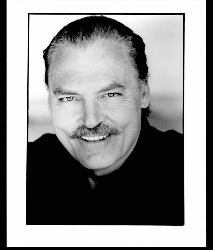 Stacy Keach - 8x10 Headshot Photo Poster painting - Mike Hammer