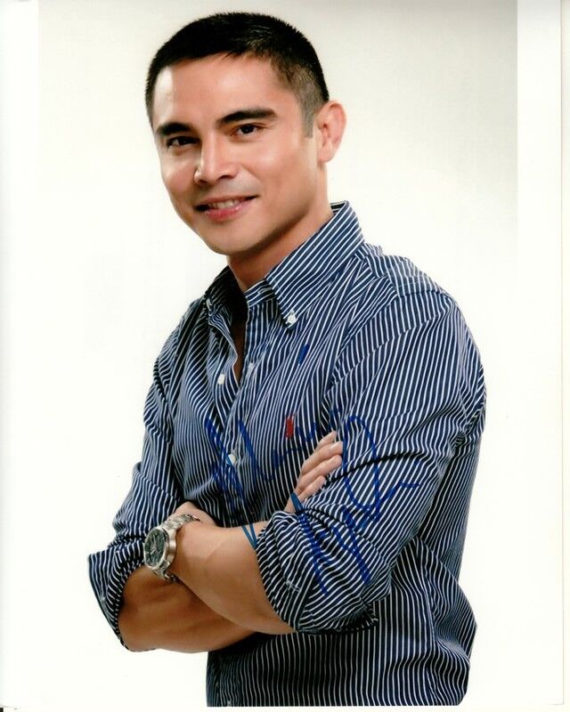MARVIN AGUSTIN hand-signed HANDSOME YOUNG 8x10 CLOSEUP w/ uacc rd coa IN-PERSON