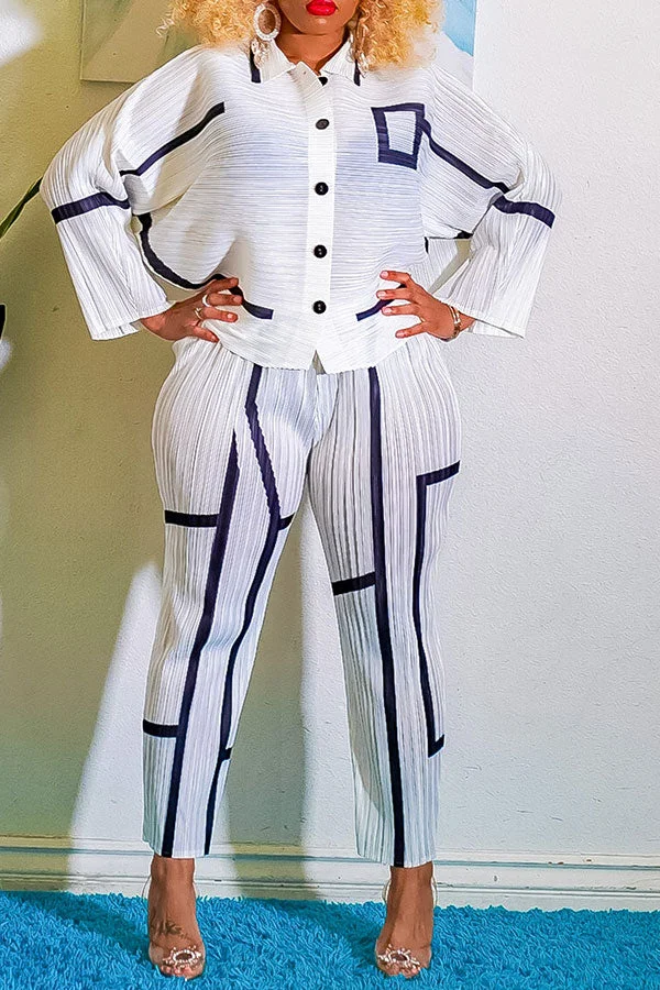 Striped Patchwork Modern Pleated Pant Suit