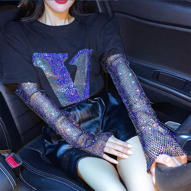 V Letter Fake Two Rhinestone Stitching T-Shirt - Modakawa Modakawa