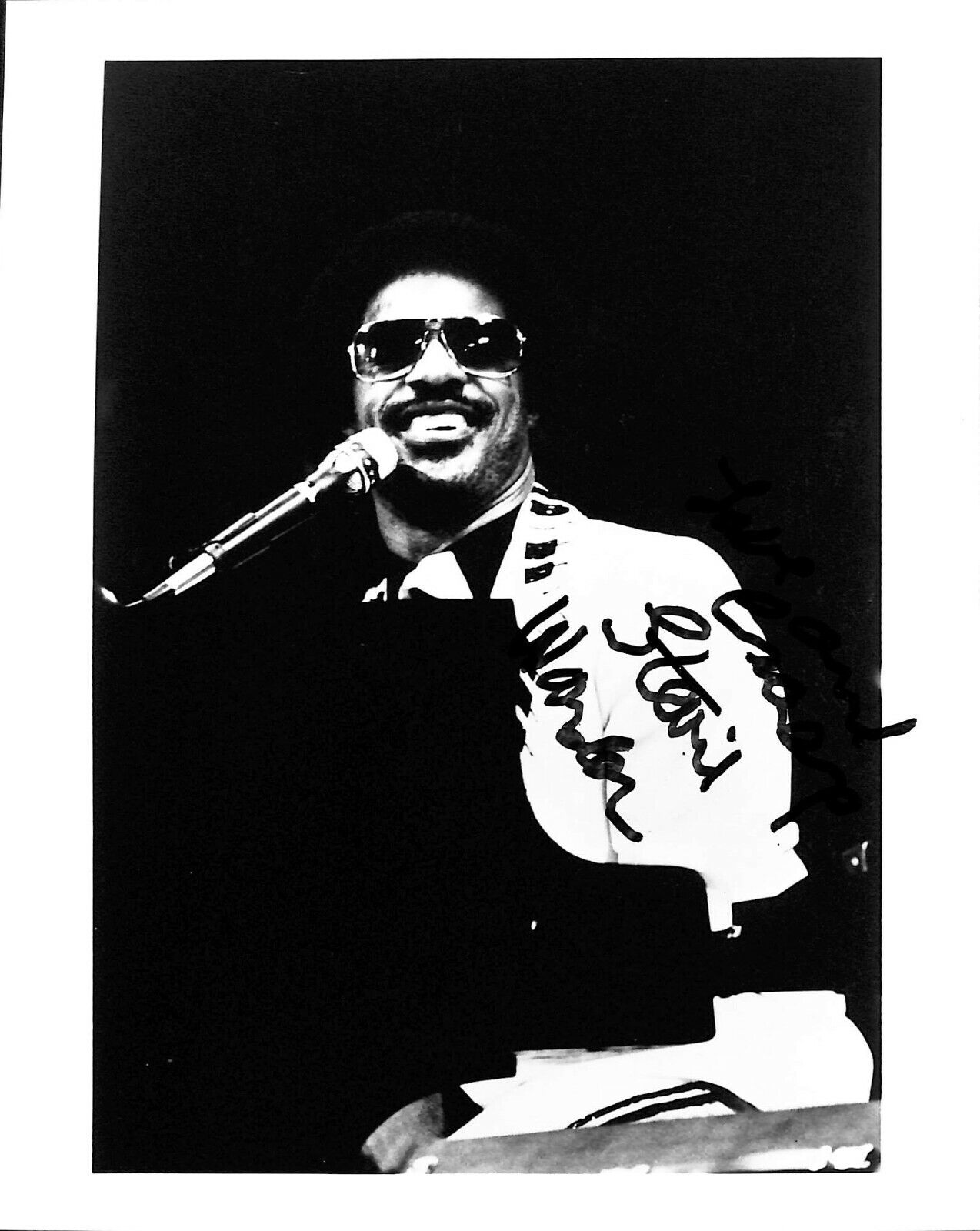 STEVIE WONDER Signed Autographed 8x10 Photo Poster painting w/ JSA LOA #BB07430