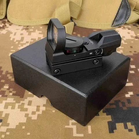 Pornhint 1 x 33 Tactical Fighter holographic 4 Reticle Red/Green Dot reflex sight scope Green 20 mm
