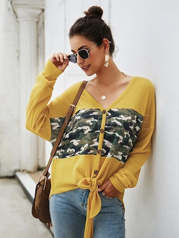 Camouflage Stitching V-neck Knit Sweater | EGEMISS