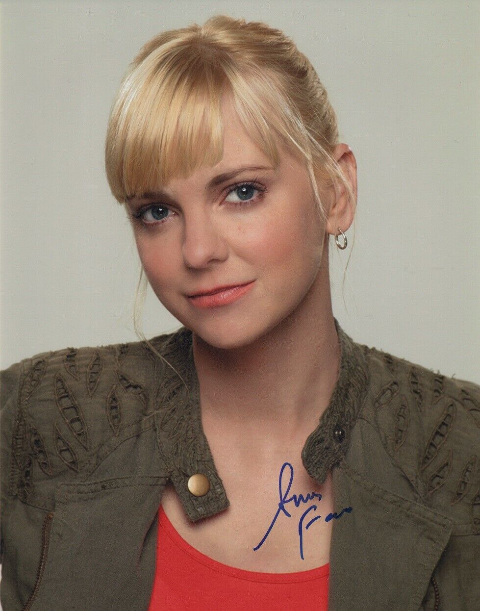 ANNA FARIS Authentic Hand-Signed ~SEXY HOUSE BUNNY~ 11x14 Photo Poster painting