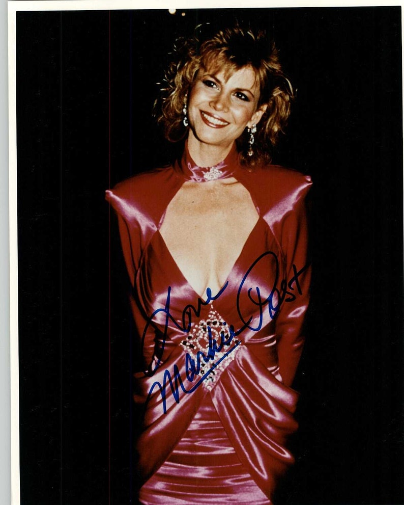 Markie Post Signed Autographed Glossy 8x10 Photo Poster painting - COA Matching Holograms