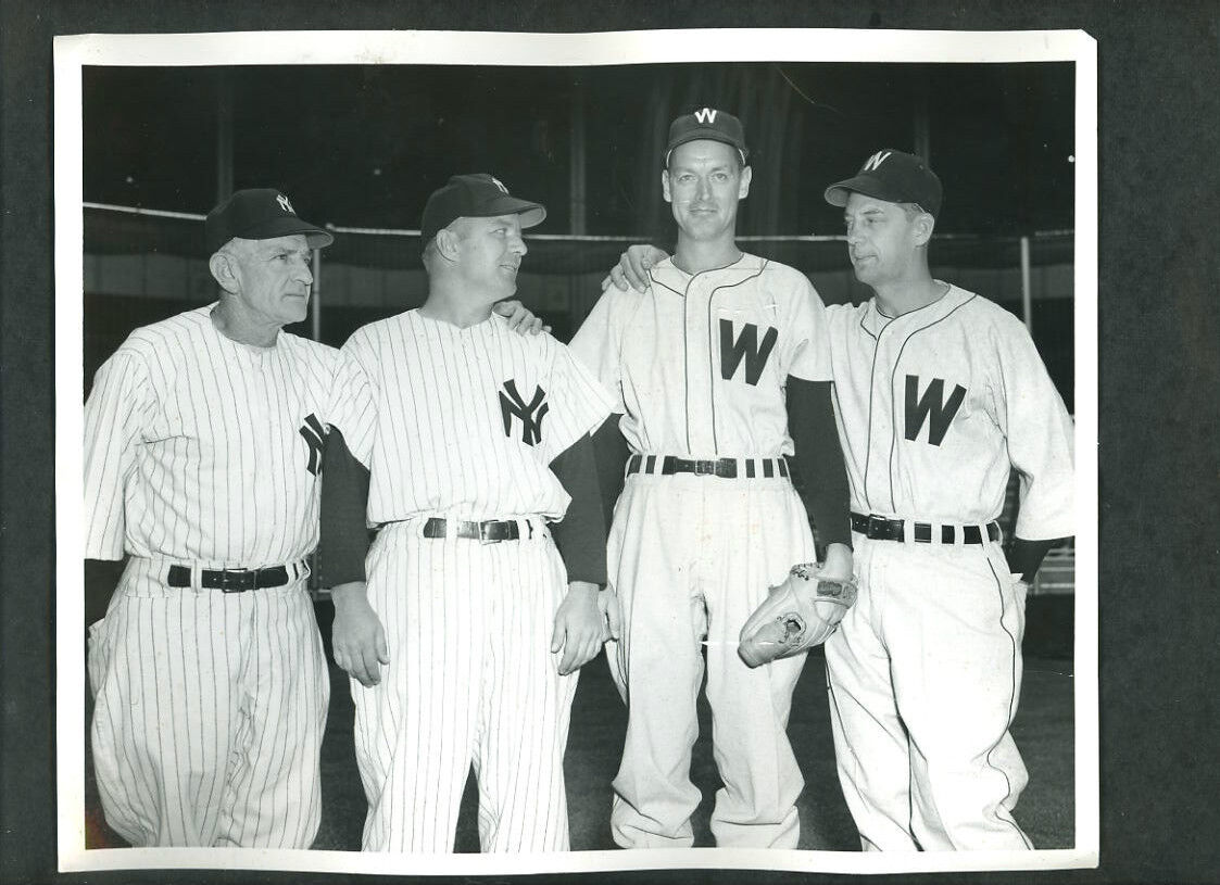 Casey Stengel FIRST GAME as Yankees Manager 1949 Wire Photo Poster painting Yankees vs Senators