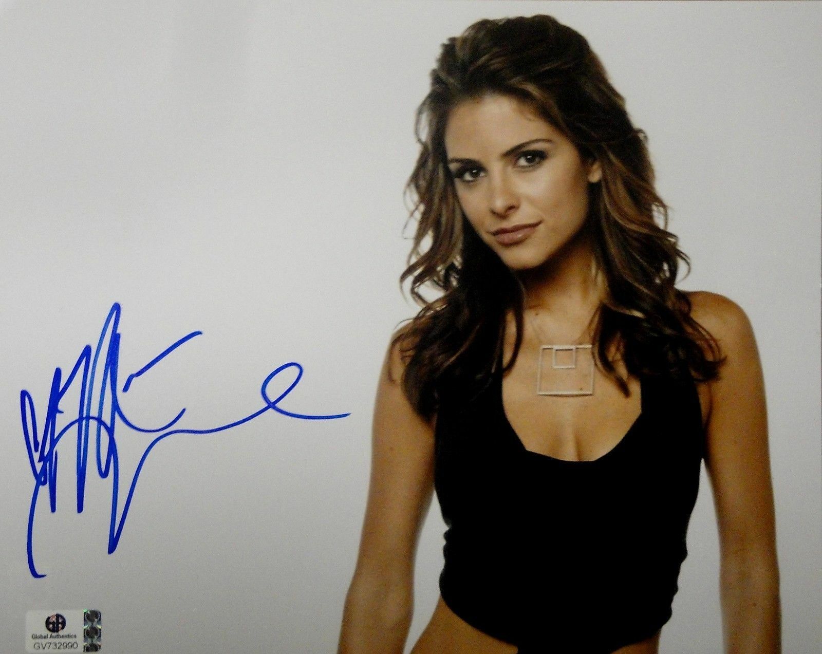 Maria Menounos Hand Signed Autographed 8x10 Photo Poster painting Gorgeous Eyes GA 732990