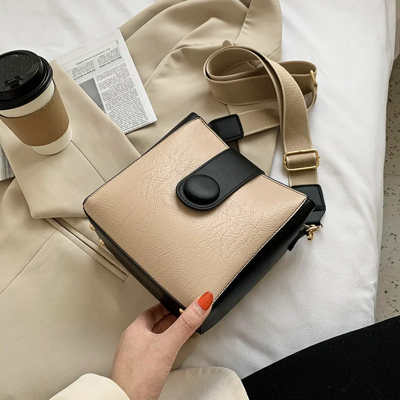 New Style Contrast Wide Shoulder Strap Shoulder Bag