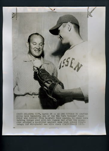 Allie Reynolds & son Dale 1955 Chicago Sun Times Press Photo Poster painting New York Yankees