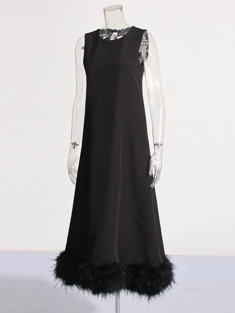 Brownm Spring 2025 New Fashion Temperament Round Neckless Loose Loose Solid Color Feather Splicing Design Long Dress