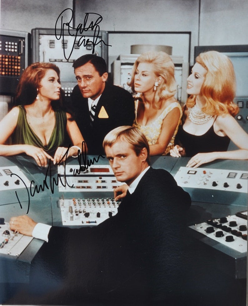 THE MAN FROM U.N.C.L.E. Cast Signed Photo Poster painting x2The Man From U N C L E Robert Vaughn, David McCallum wcoa