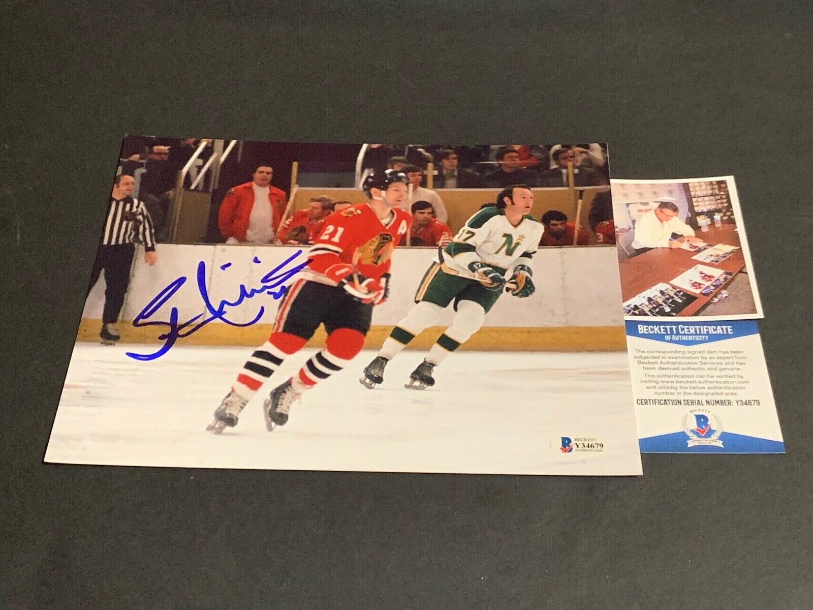 Stan Mikita Chicago Blackhawks Autographed Signed 8x10 Beckett COA o