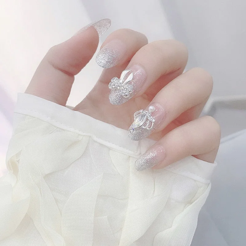 24pcs White Diamond Queen Crown Bowknot fake nails with glitter Decor Silver Powder Gradient Wearable Super Fairy Girl nail tips-Nail Inspo