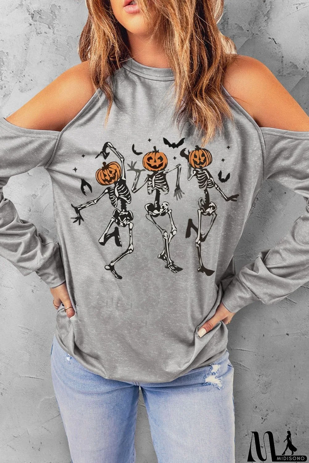 MidiSono - Out Off-the-shoulder Long Sleeve T-shirt