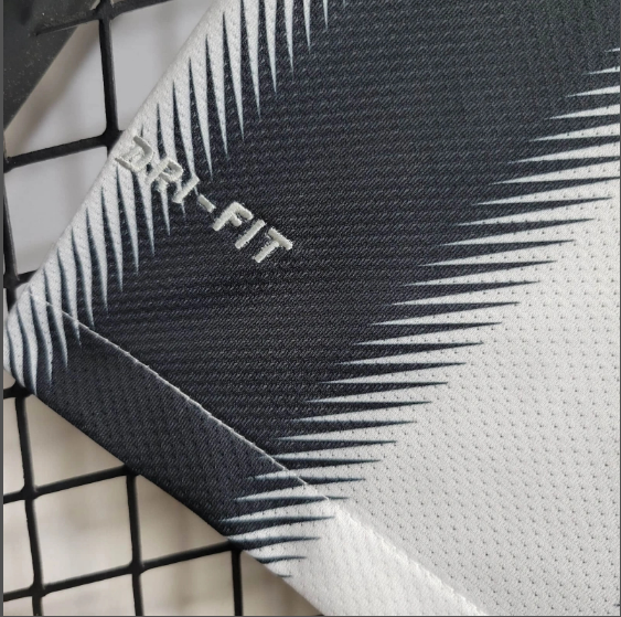 Retro Juventus 2011/2012 Home Football Shirt Thai Quality