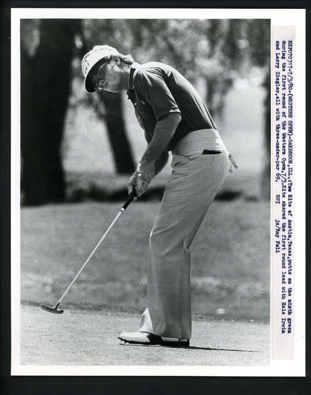 Tom Kite putting at 1980 Western Open Golf Tournament Press Photo Poster painting