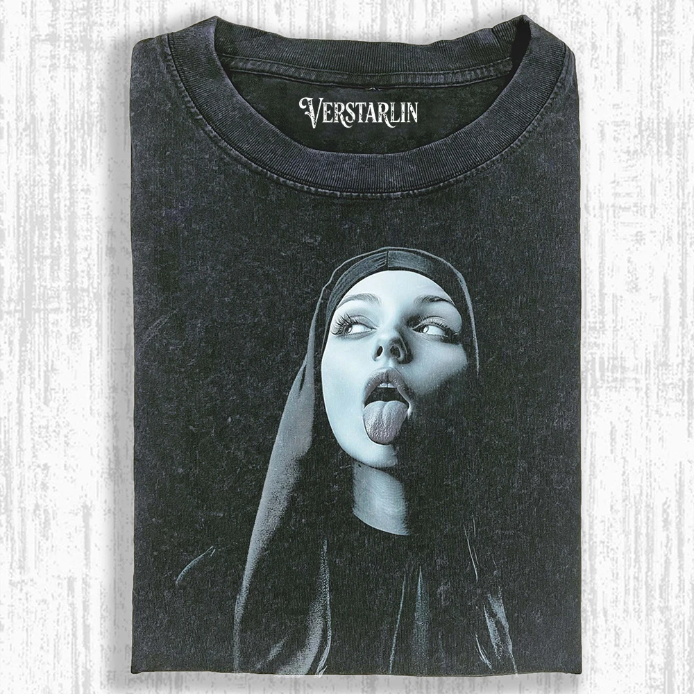 NUNS T-SHIRT