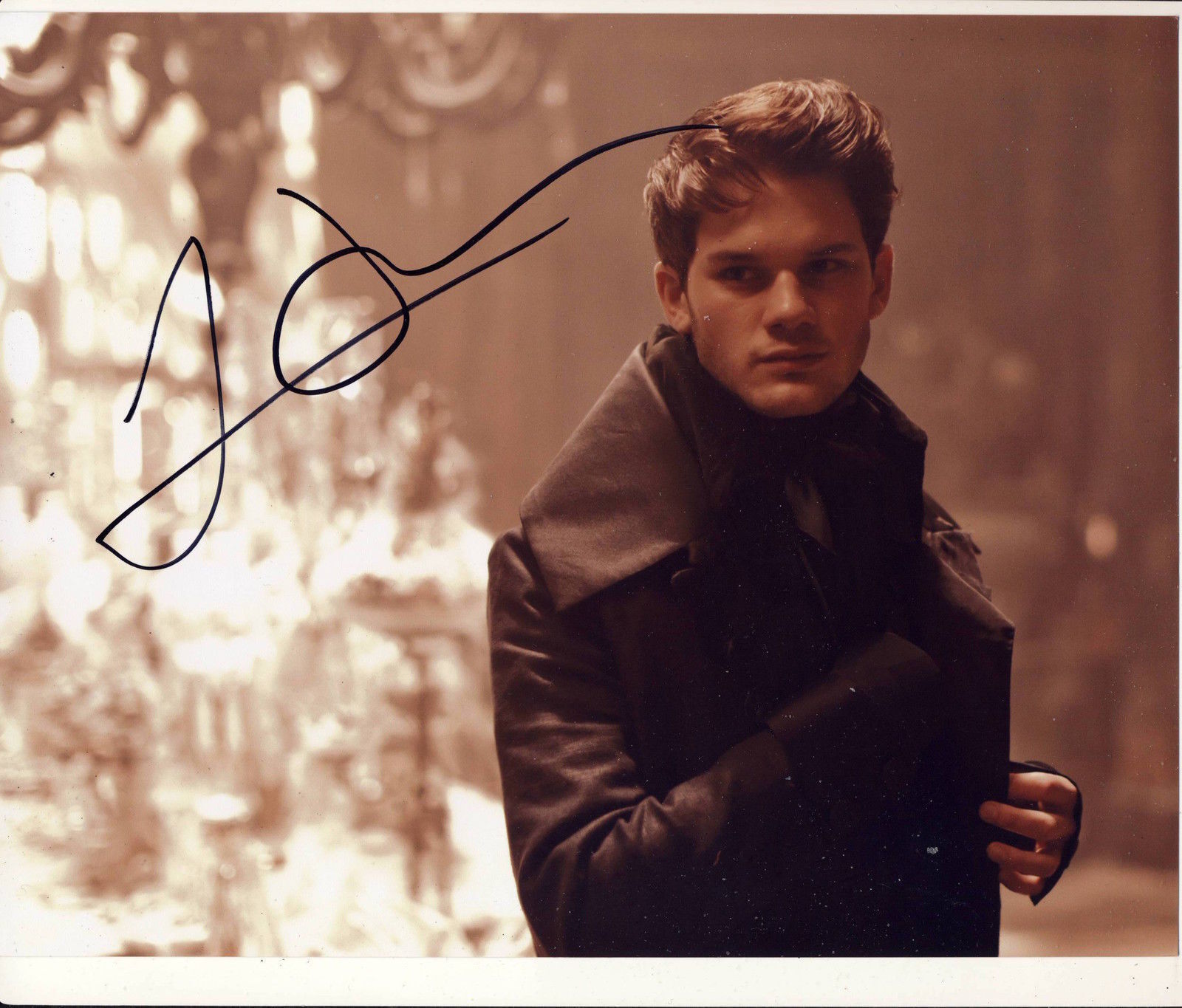 Jeremy Irvine Autograph Signed 8x10 Photo Poster painting AFTAL [7115]