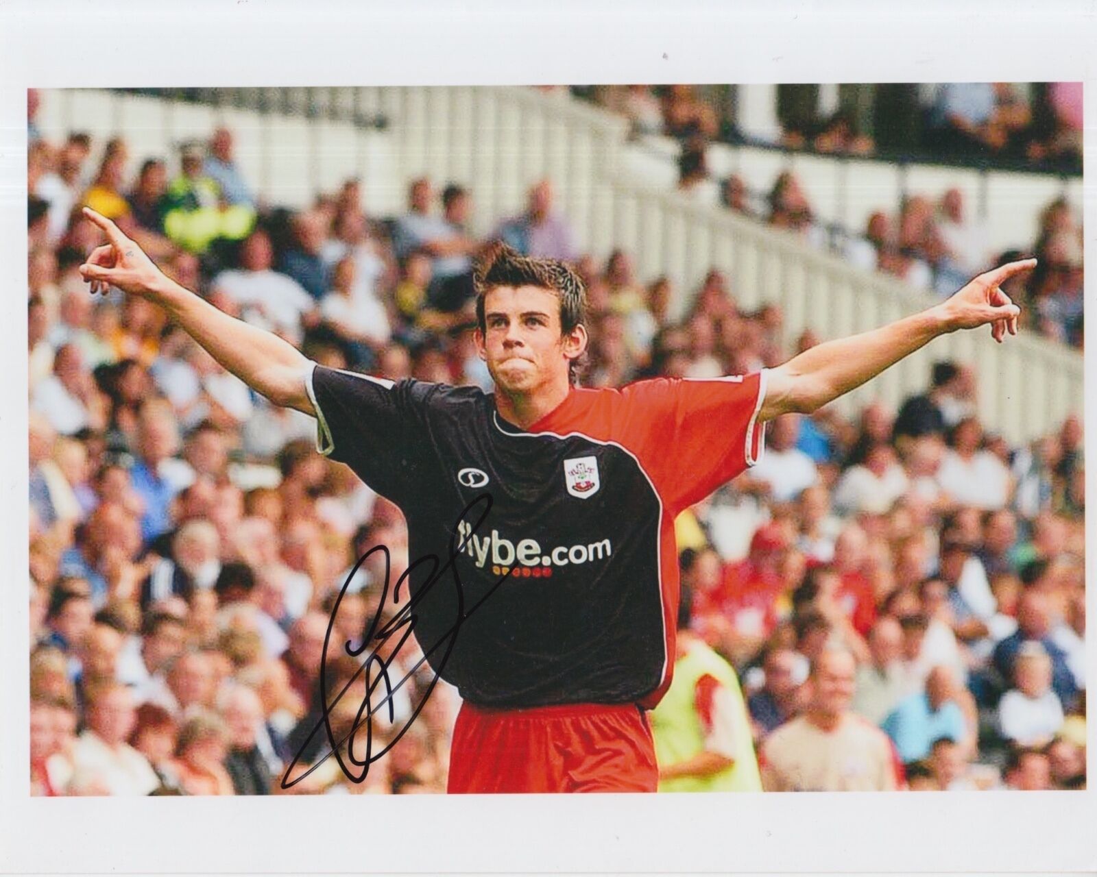 SOUTHAMPTON HAND SIGNED GARETH BALE 10X8 Photo Poster painting.