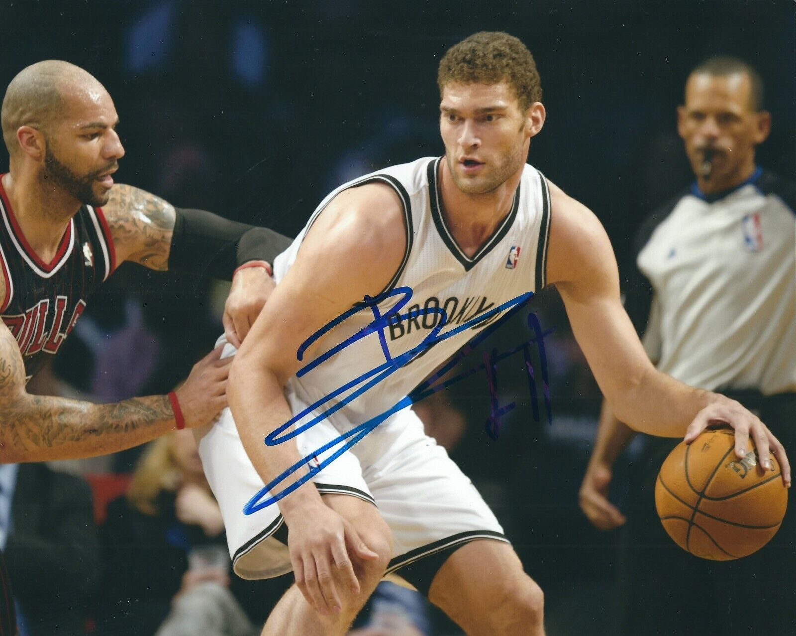 Signed 8x10 BROOK LOPEZ Brooklyn Nets Autographed Photo Poster painting w/COA