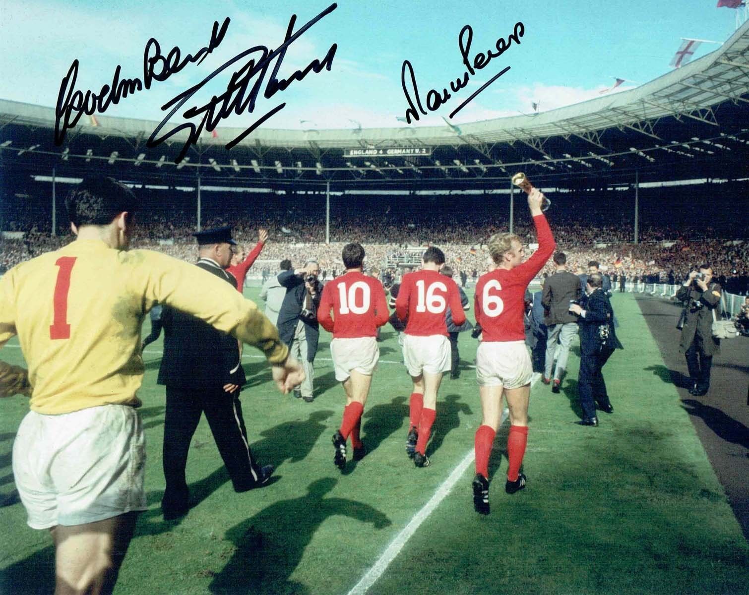 Geoff HURST, Martin PETERS & Gordon BANKS SIGNED Autograph 10x8 Photo Poster painting AFTAL COA