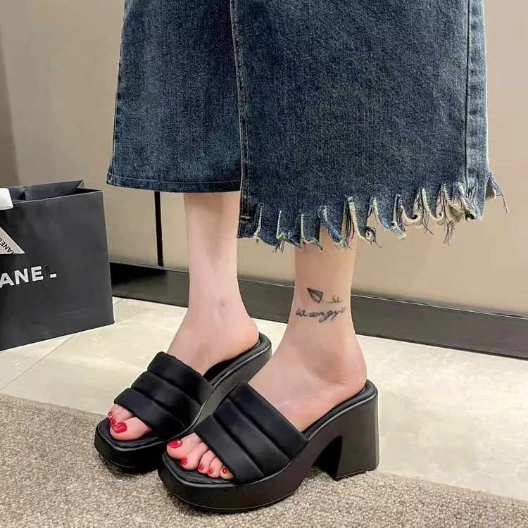 Breakj Breakj Cake Thick Bottom Cool Slippers Women Wear 2025 Summer Fashion Niche Women's Shoes Design Feel Beach One-Word Drag Slope
