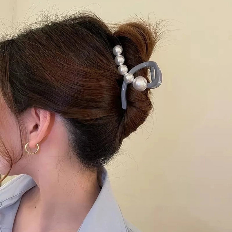 Lady Pearl Arylic Hair Claws