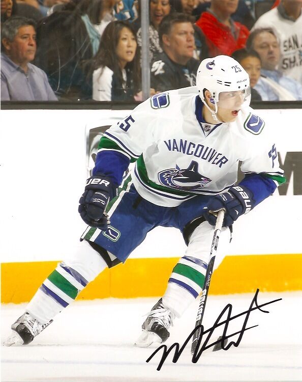 Vancouver Canucks Mike Santorelli Signed Autographed 8x10 Photo Poster painting COA A