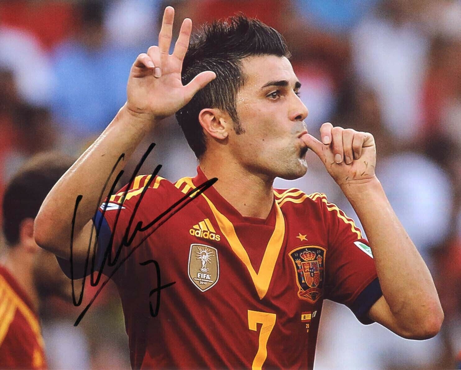 FOOTBALLER David Villa autograph, IP signed Photo Poster painting