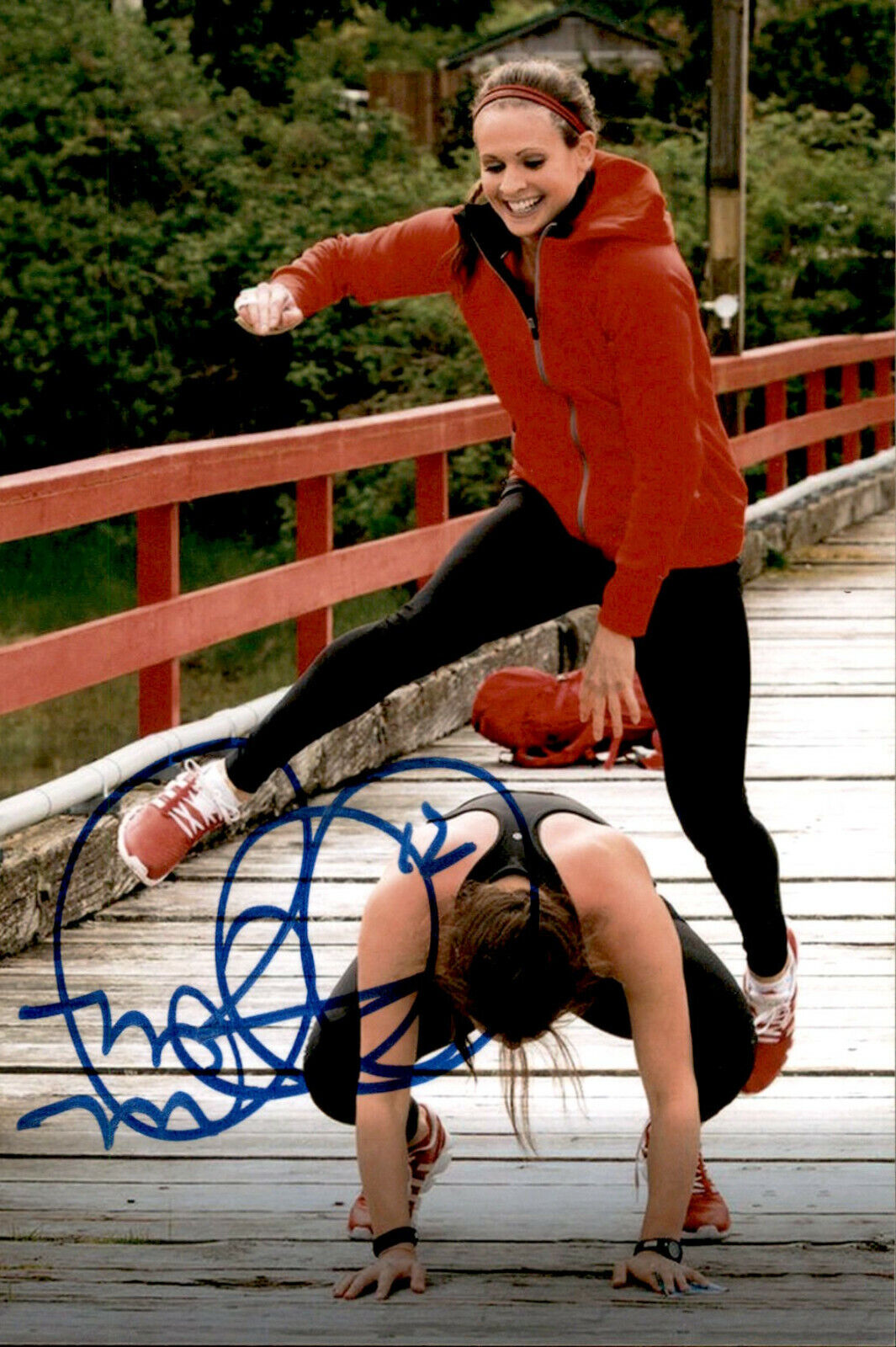 Meaghan Mikkelson SIGNED 4x6 Photo Poster painting AMAZING RACE CANADA LEAP FROGGING SPOONER!!!