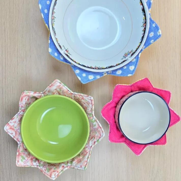 Flower Hot Pad Set Sewing Template&mdash;Include Instructions