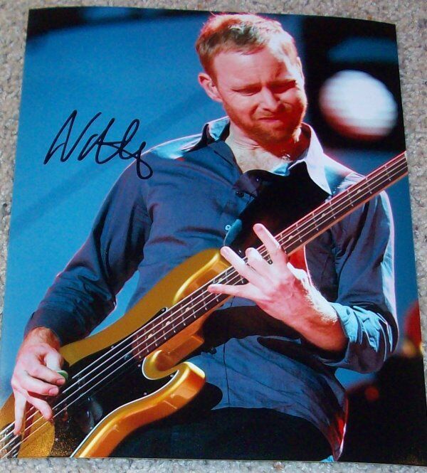 NATE MENDEL FOO FIGHTERS BASSIST SIGNED AUTOGRAPH CONCERT 8x10 Photo Poster painting w/PROOF