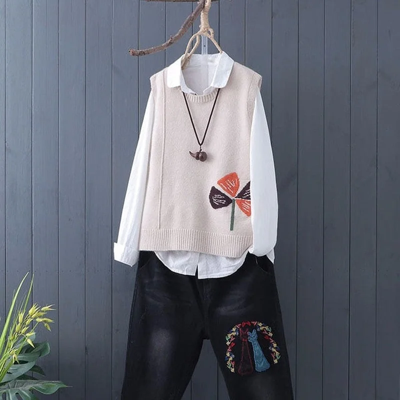 Literature and Art Fan Knitted Sweater Vest Female Sleeveless Embroidery Lazy Maple Bottoming Sweater Vest Women Pullover Spring