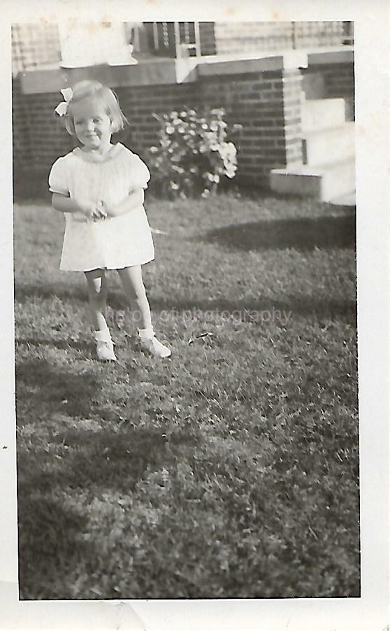 LITTLE CHILD Vintage FOUND Photo Poster painting Girl bwOriginal Snapshot 08 10 K