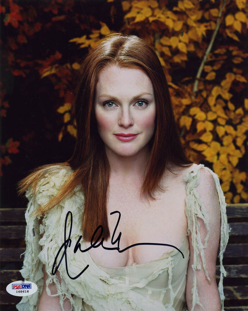 Julianne Moore SIGNED 8x10 Photo Poster painting Kingsman Hunger Games SEXY PSA/DNA AUTOGRAPHED