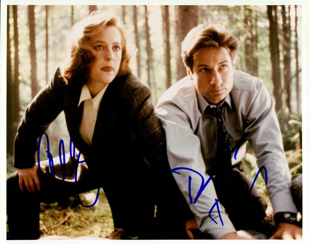 X-Files (Gillian Anderson & David Duchovny) signed 8x10 Photo Poster painting