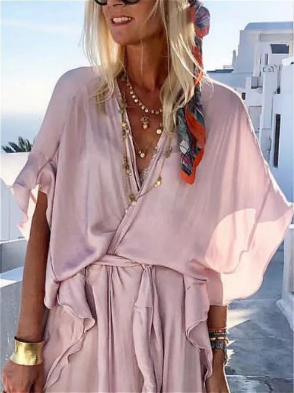 Sophisticated Seaside Style: Beach Vacation Dress Tips for Senior Women