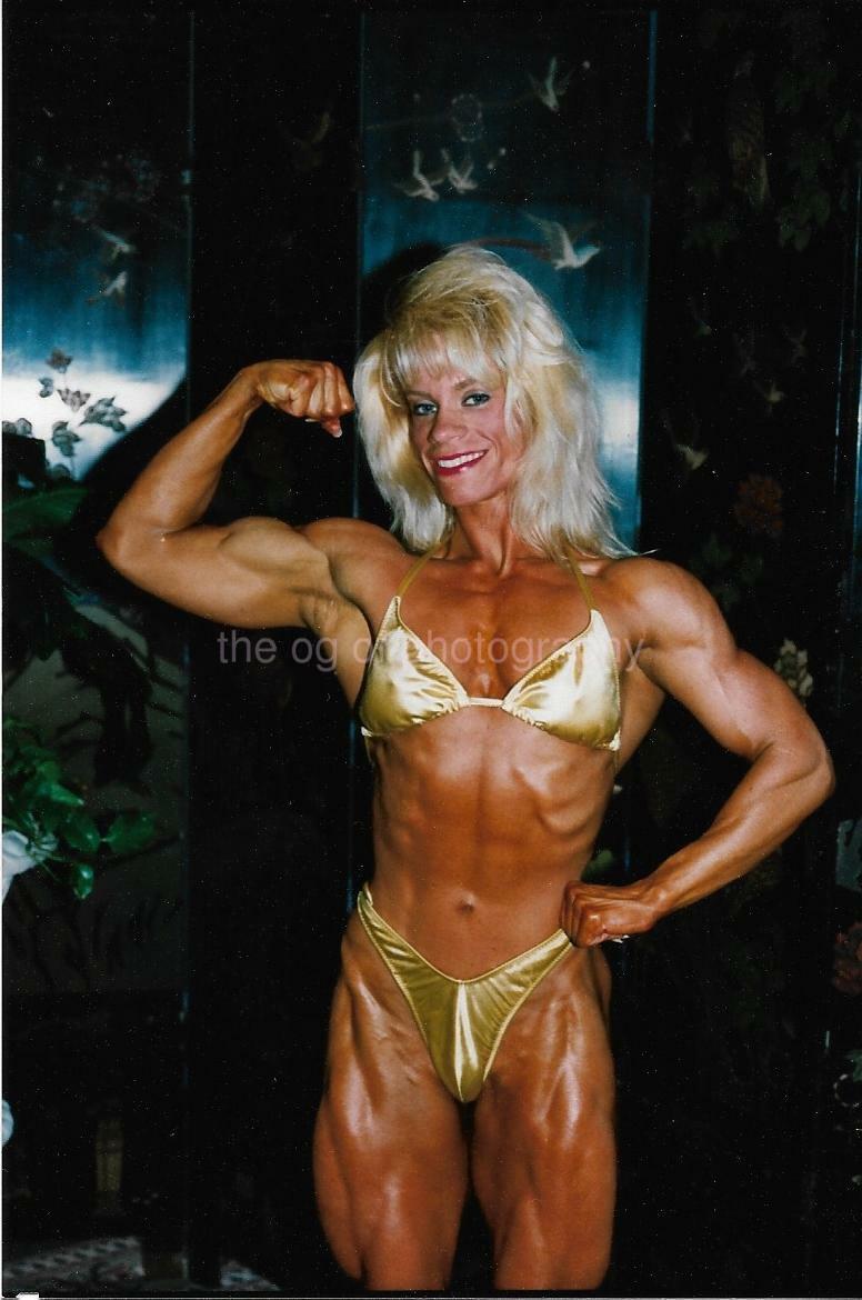 FEMALE BODYBUILDER 80's 90's FOUND Photo Poster painting Color MUSCLE GIRL Original EN 16 26 H