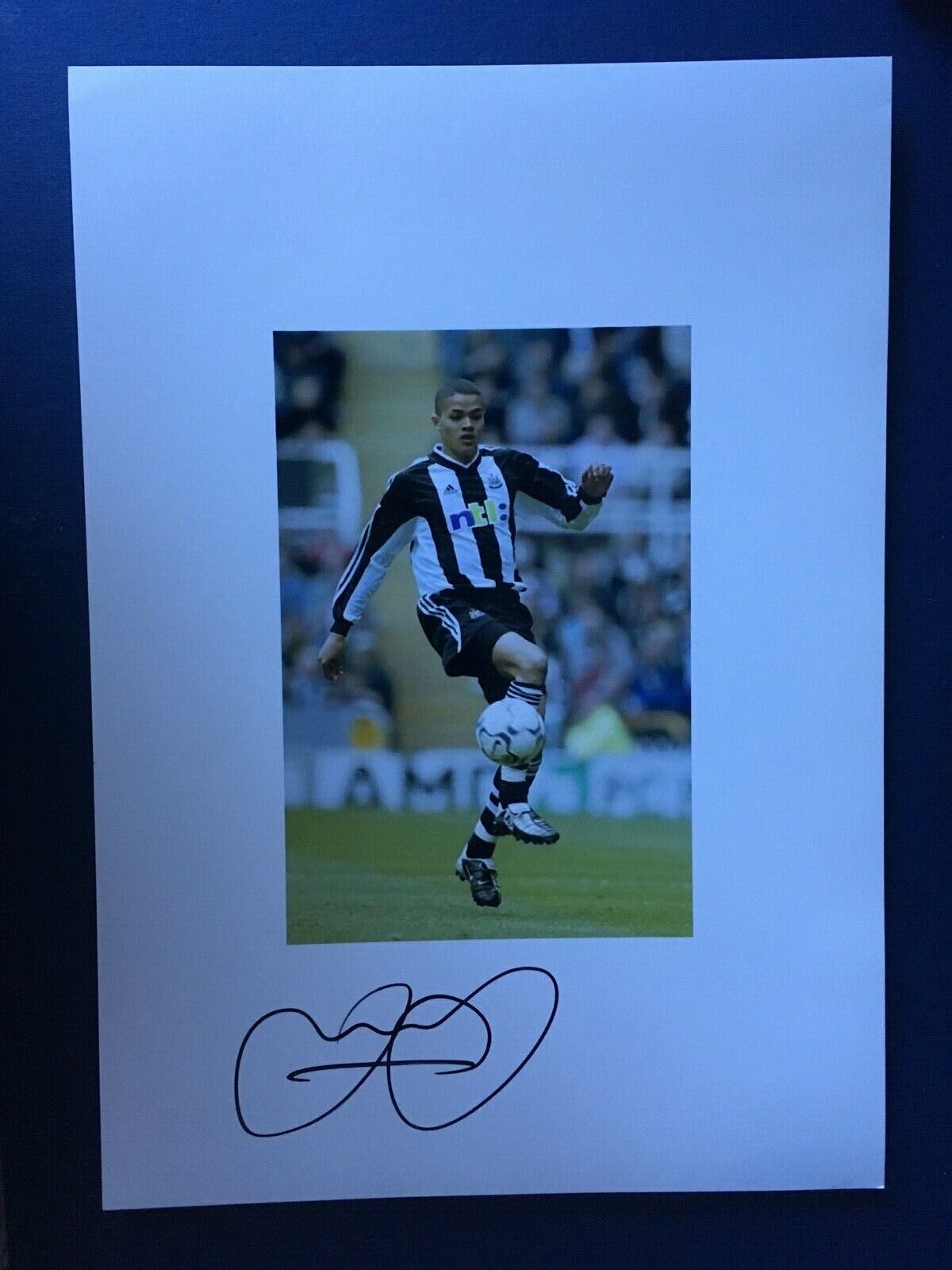 JERMAINE JENAS - FORMER NEWCASTLE FOOTBALLER - EXCELLENT SIGNED Photo Poster painting