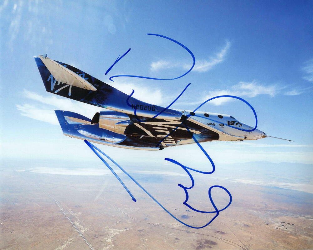 RICHARD BRANSON SIGNED AUTOGRAPH 8x10 Photo Poster painting - AWESOME VIRGIN GALACTIC 'S UNITY