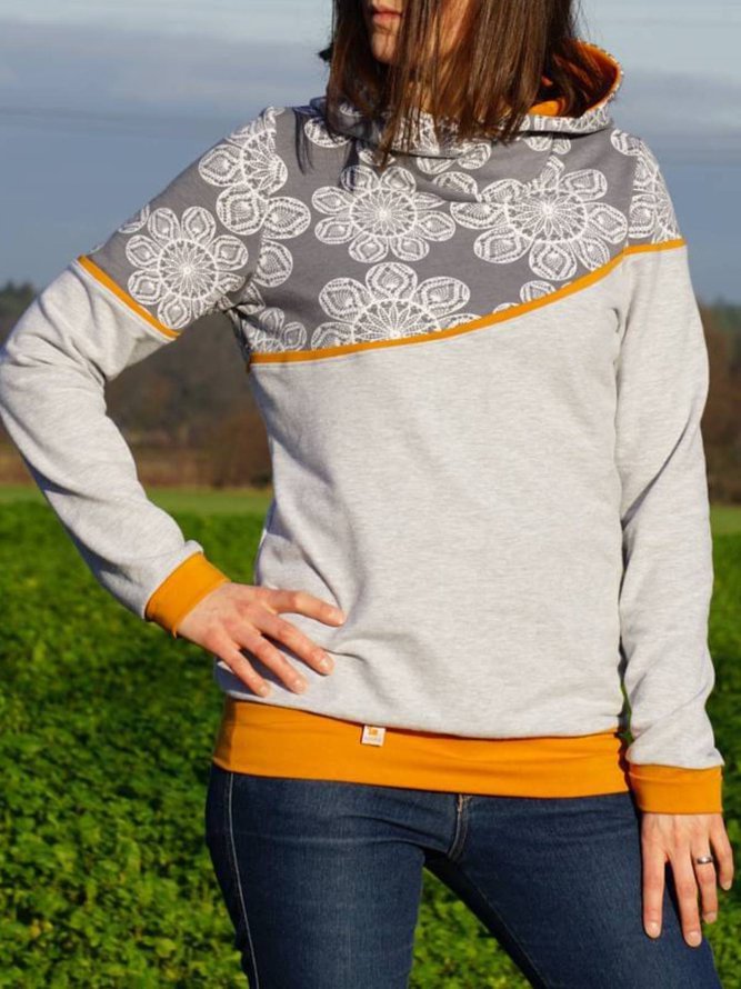 Beige Casual Printed Plus Size Sweatshirt Zaesvini