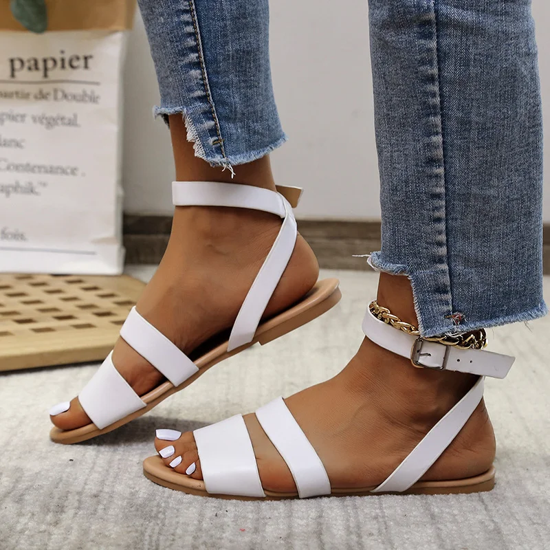 Women's sandals with flat bottom buckle and fish mouth
