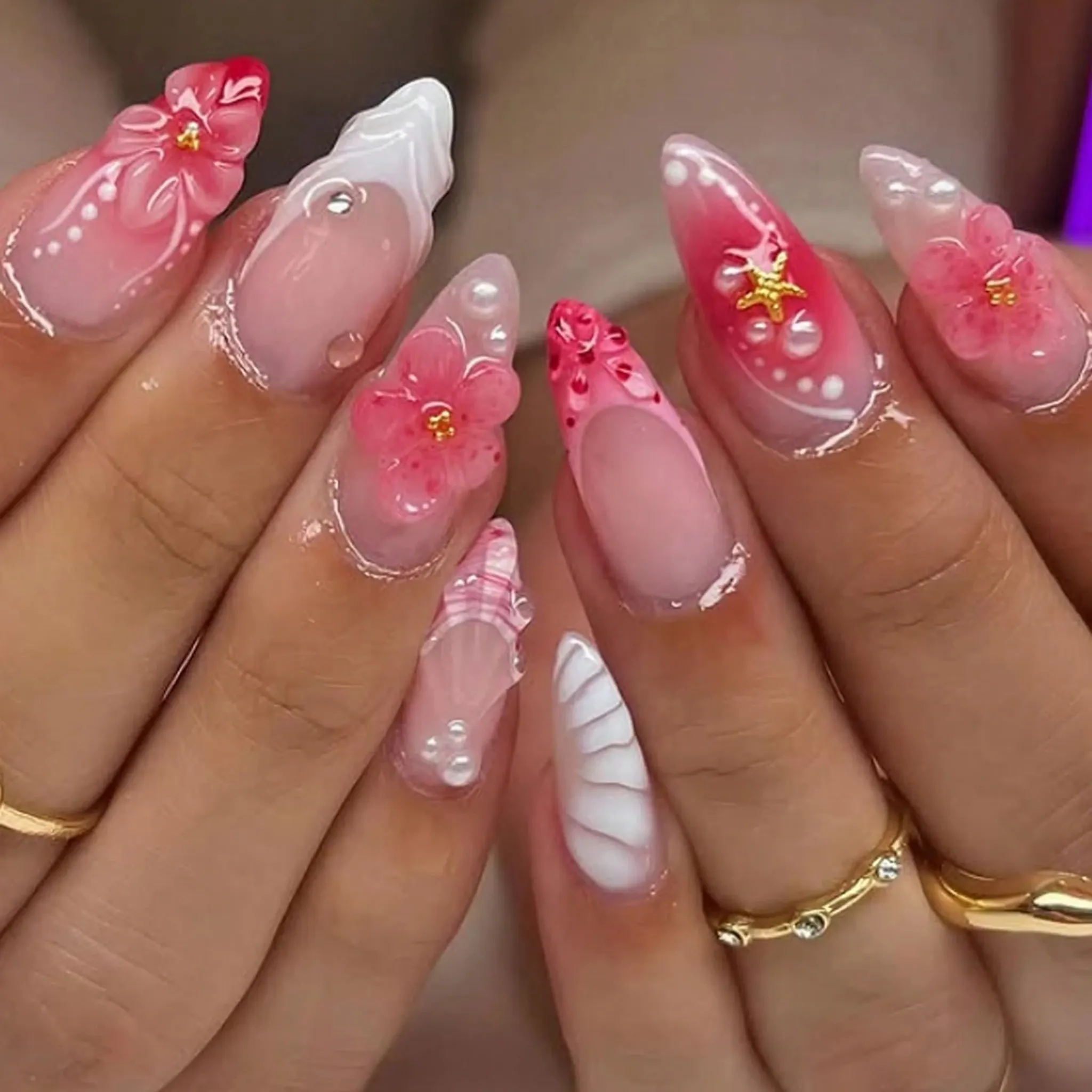 French Floral Gilded Edge Wear Manicure elevenforest