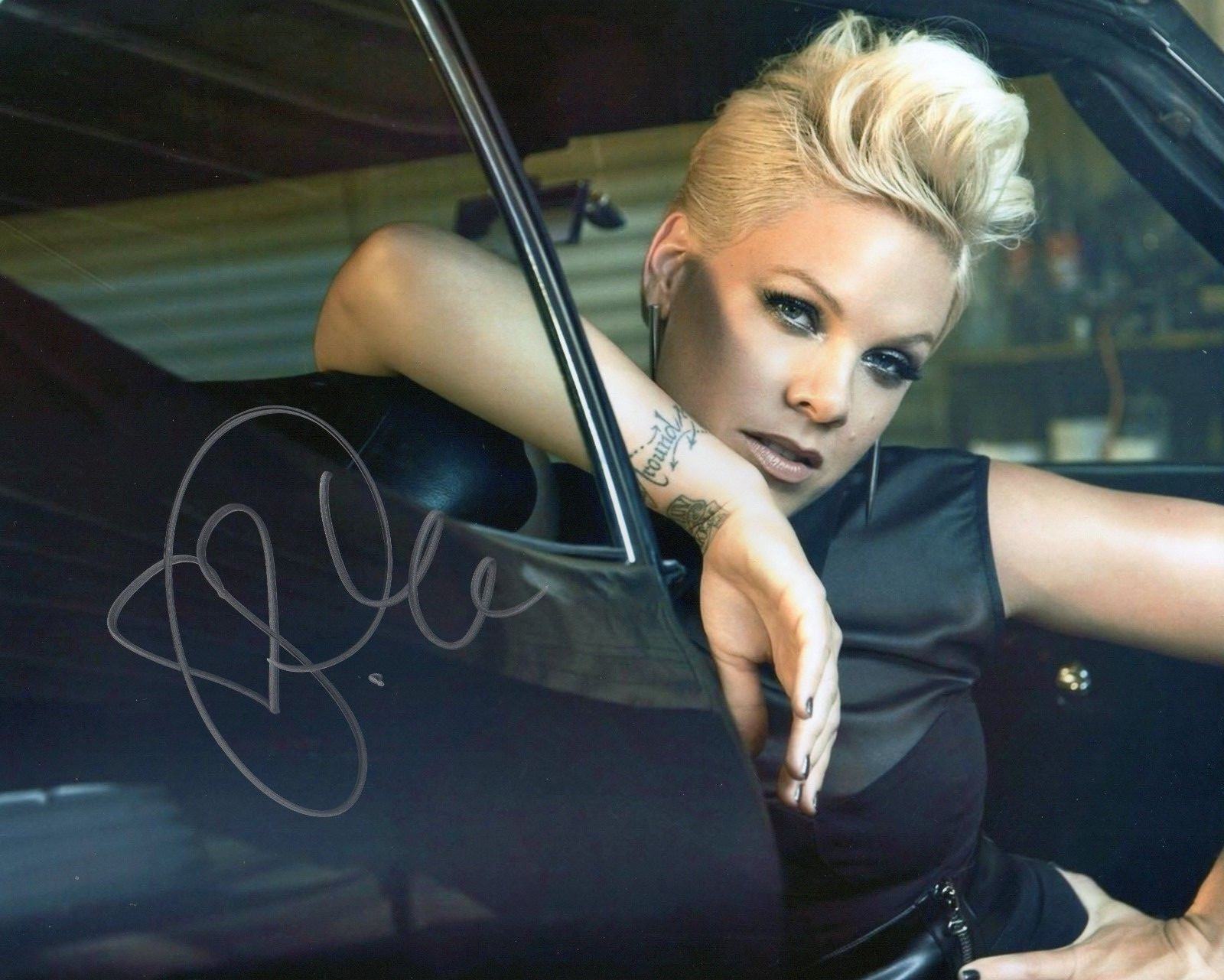 PINK AUTOGRAPHED SIGNED A4 PP POSTER Photo Poster painting PRINT