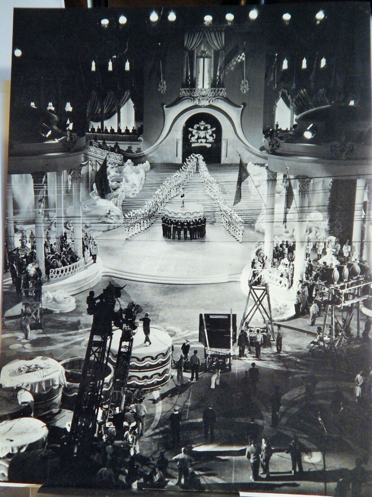 1930S SET SHOT MUSICAL EXTRAVAGANZA MOVIE Photo Poster painting (1985 reprint)