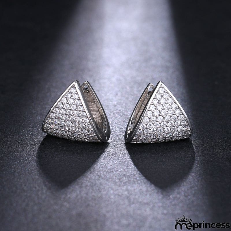 GILDED PYRAMID STUDS