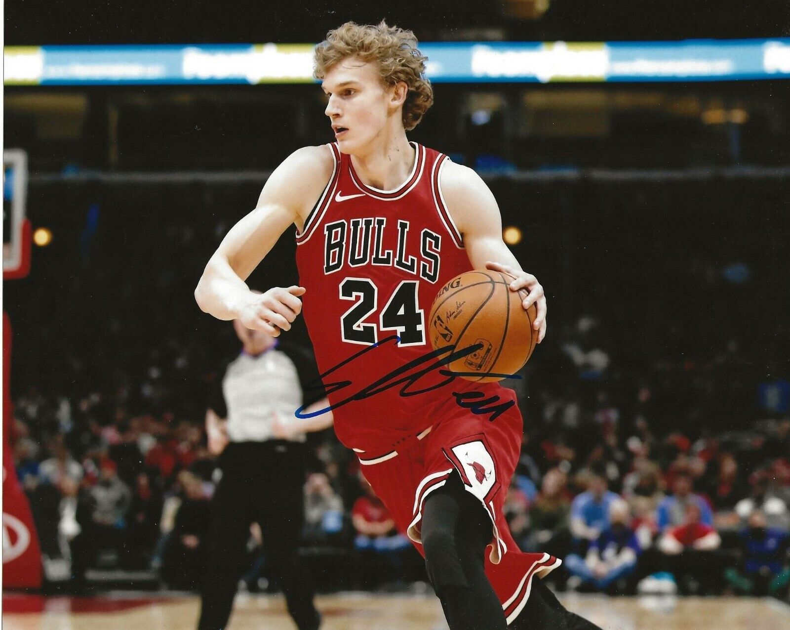 Lauri Markkanen signed Chicago Bulls 8x10 Photo Poster painting autographed 4