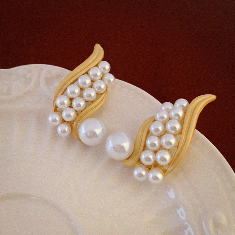 Medieval Droplet Pearl Droplet Geometric Alloy Diamond Inlay Earrings